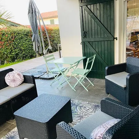 Maison Ganttipienea Bed & Breakfast Ahetze